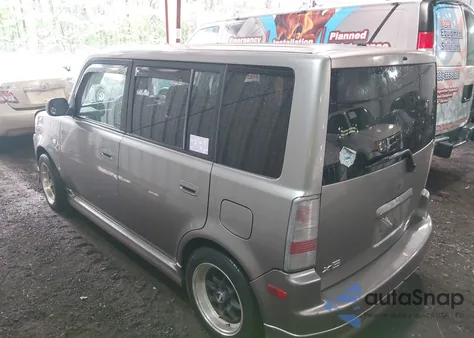 2004 Scion Xb Base (A4) z USA, uszkodzony, nr VIN JTLKT324040161377